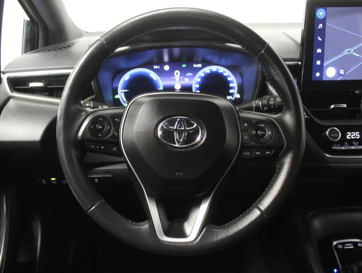 Hybrid 140 Active CARPLAY | ADAPCRUISE | CAMERA | LED | LMV16 | NAVI | DAB | CLIMATE