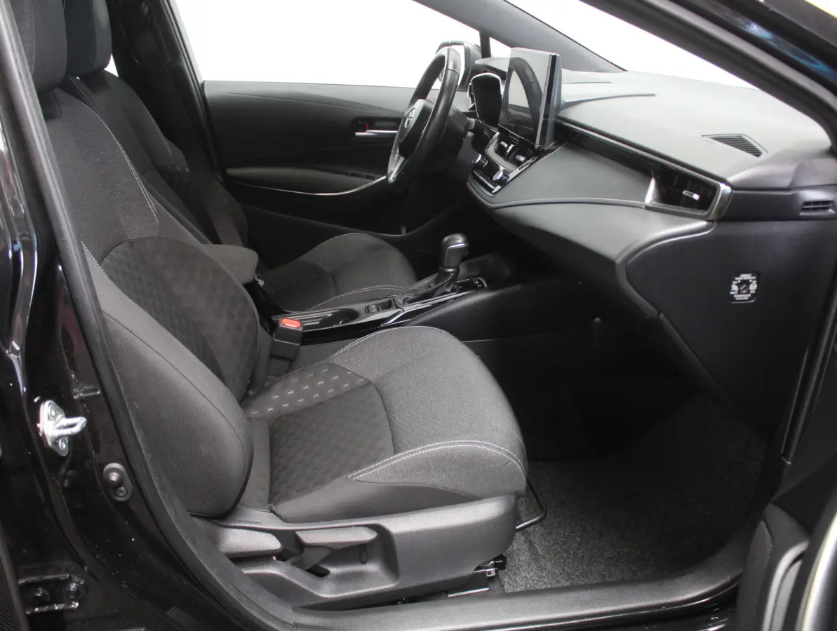 Hybrid 140 Active CARPLAY | ADAPCRUISE | CAMERA | LED | LMV16 | NAVI | DAB | CLIMATE