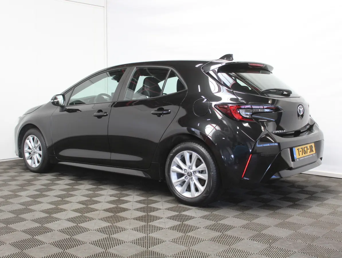 Hybrid 140 Active CARPLAY | ADAPCRUISE | CAMERA | LED | LMV16 | NAVI | DAB | CLIMATE