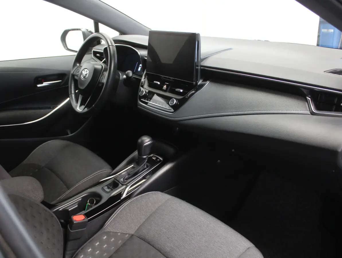 Hybrid 140 Active CARPLAY | ADAPCRUISE | CAMERA | LED | LMV16 | NAVI | DAB | CLIMATE