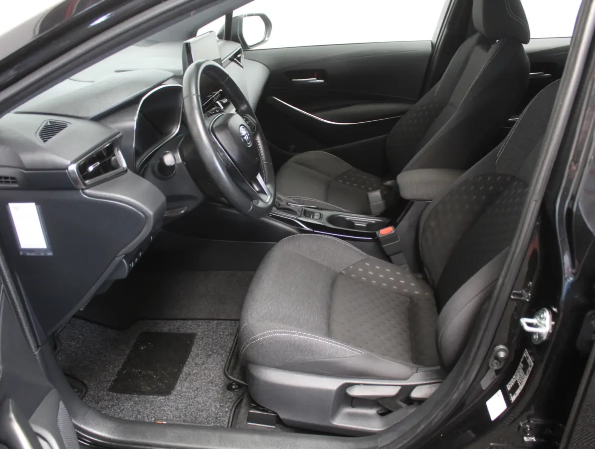 Hybrid 140 Active CARPLAY | ADAPCRUISE | CAMERA | LED | LMV16 | NAVI | DAB | CLIMATE