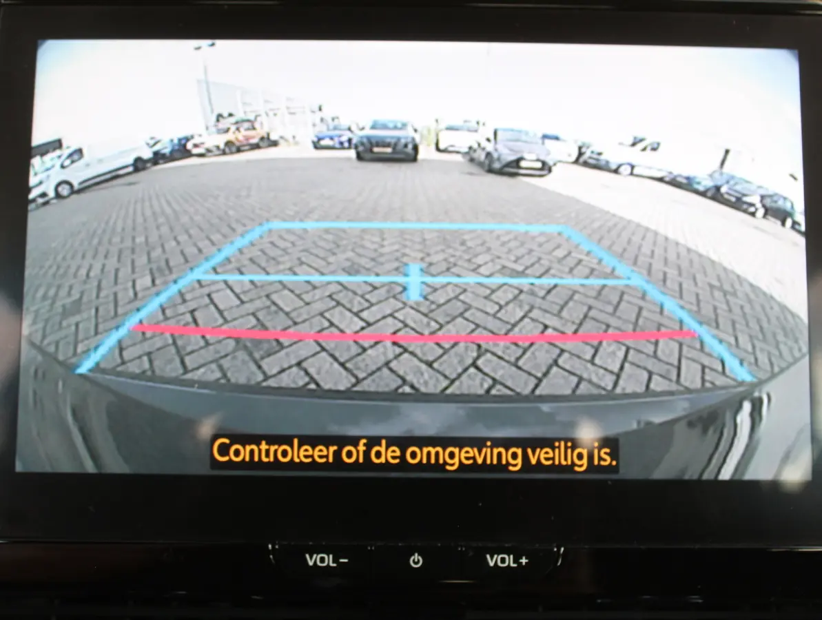 Hybrid 140 Active CARPLAY | ADAPCRUISE | CAMERA | LED | LMV16 | NAVI | DAB | CLIMATE