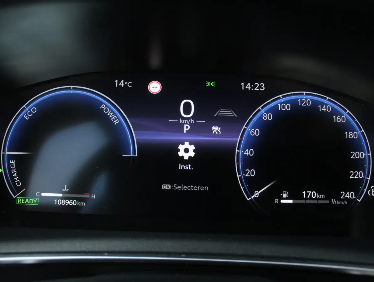 Hybrid 140 Active CARPLAY | ADAPCRUISE | CAMERA | LED | LMV16 | NAVI | DAB | CLIMATE