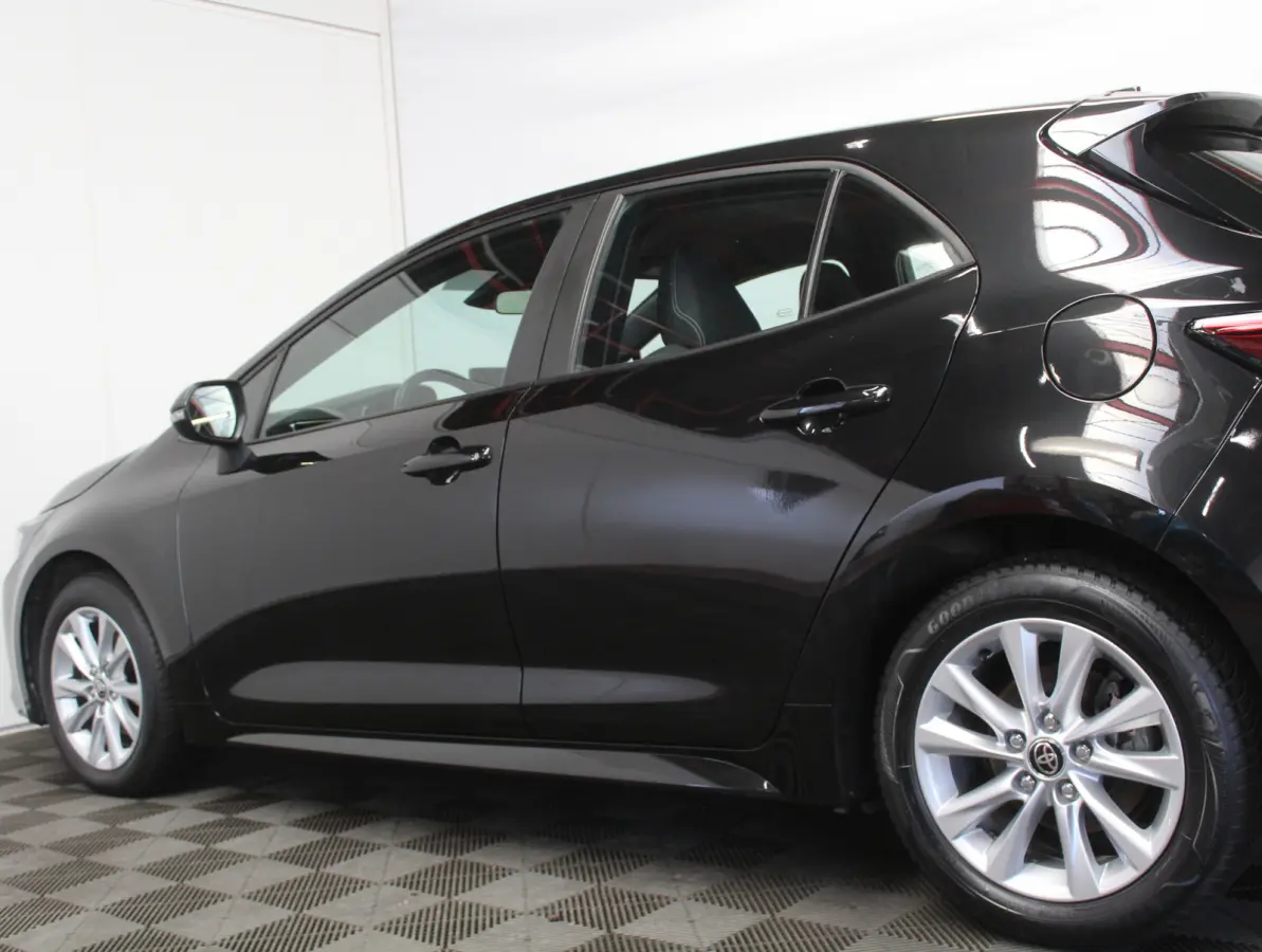 Hybrid 140 Active CARPLAY | ADAPCRUISE | CAMERA | LED | LMV16 | NAVI | DAB | CLIMATE