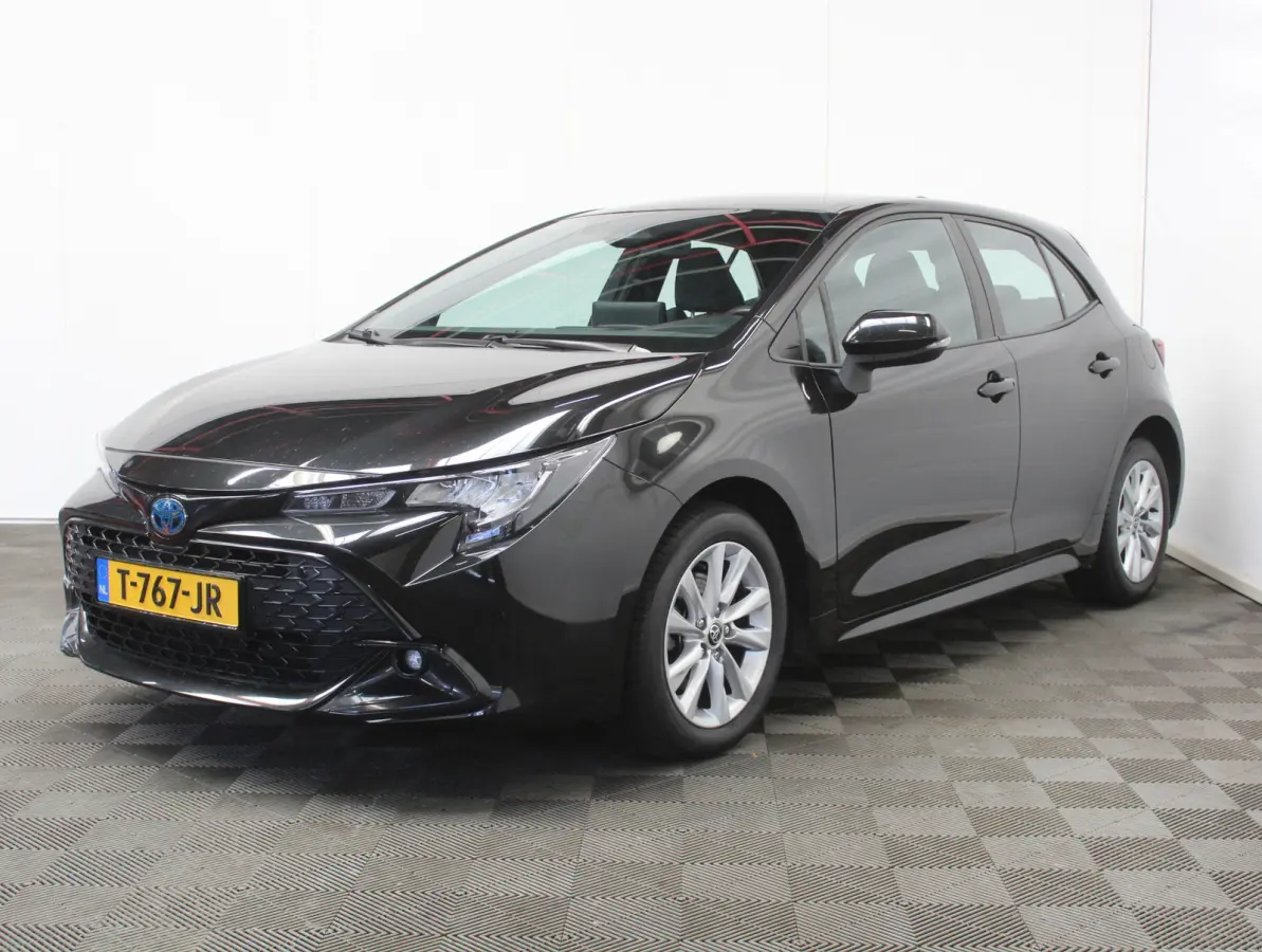 Hybrid 140 Active CARPLAY | ADAPCRUISE | CAMERA | LED | LMV16 | NAVI | DAB | CLIMATE