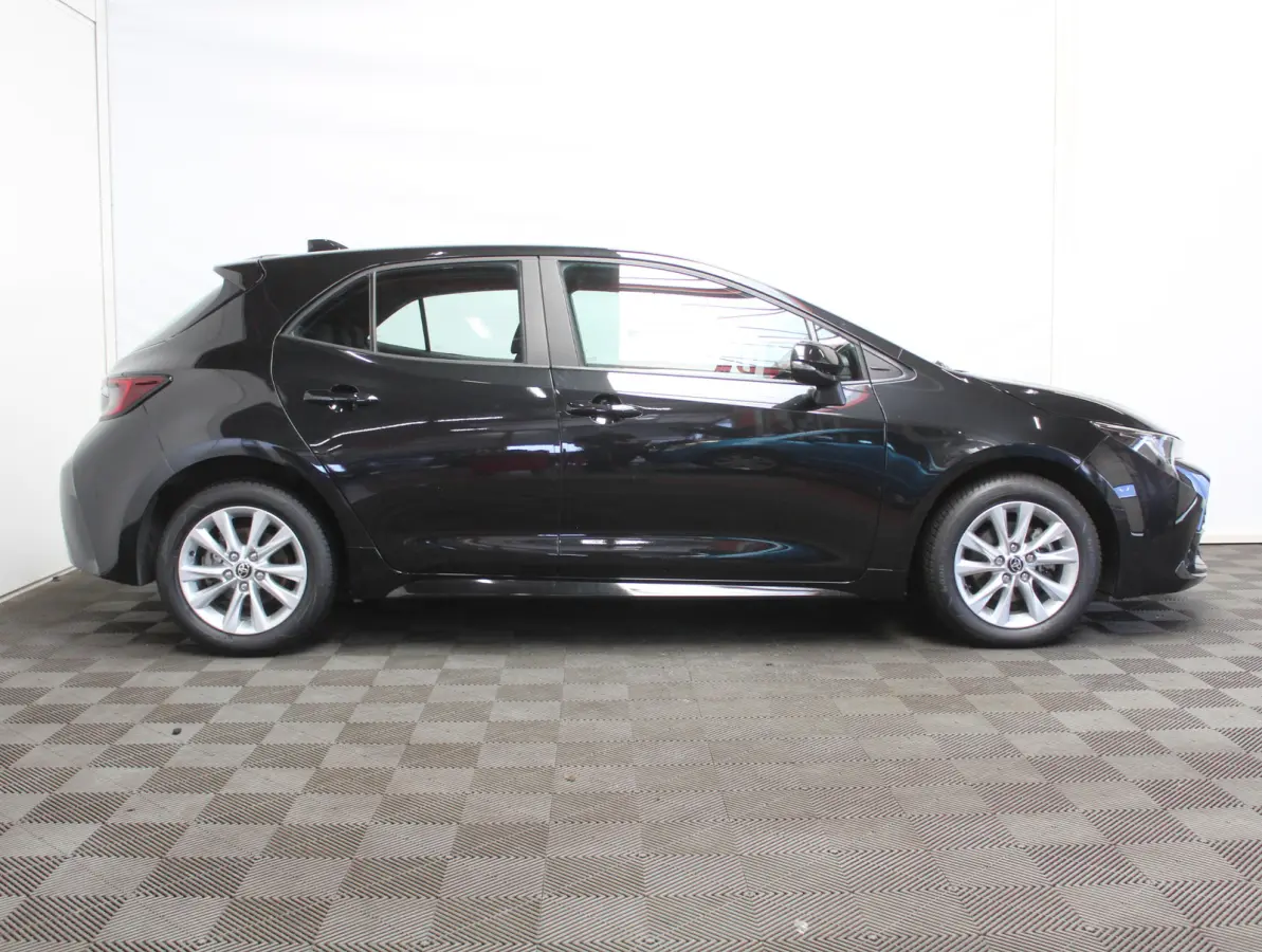 Hybrid 140 Active CARPLAY | ADAPCRUISE | CAMERA | LED | LMV16 | NAVI | DAB | CLIMATE