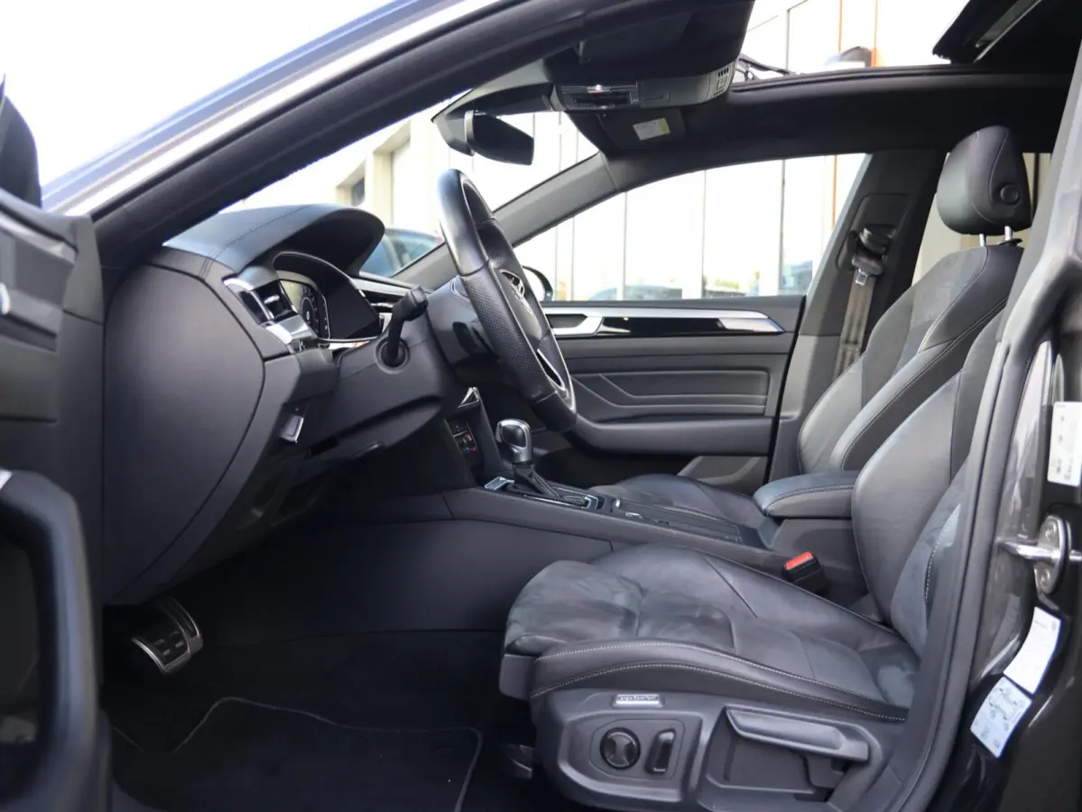 1.4 TSI eHybrid R-Line Business+ | Panoramadak