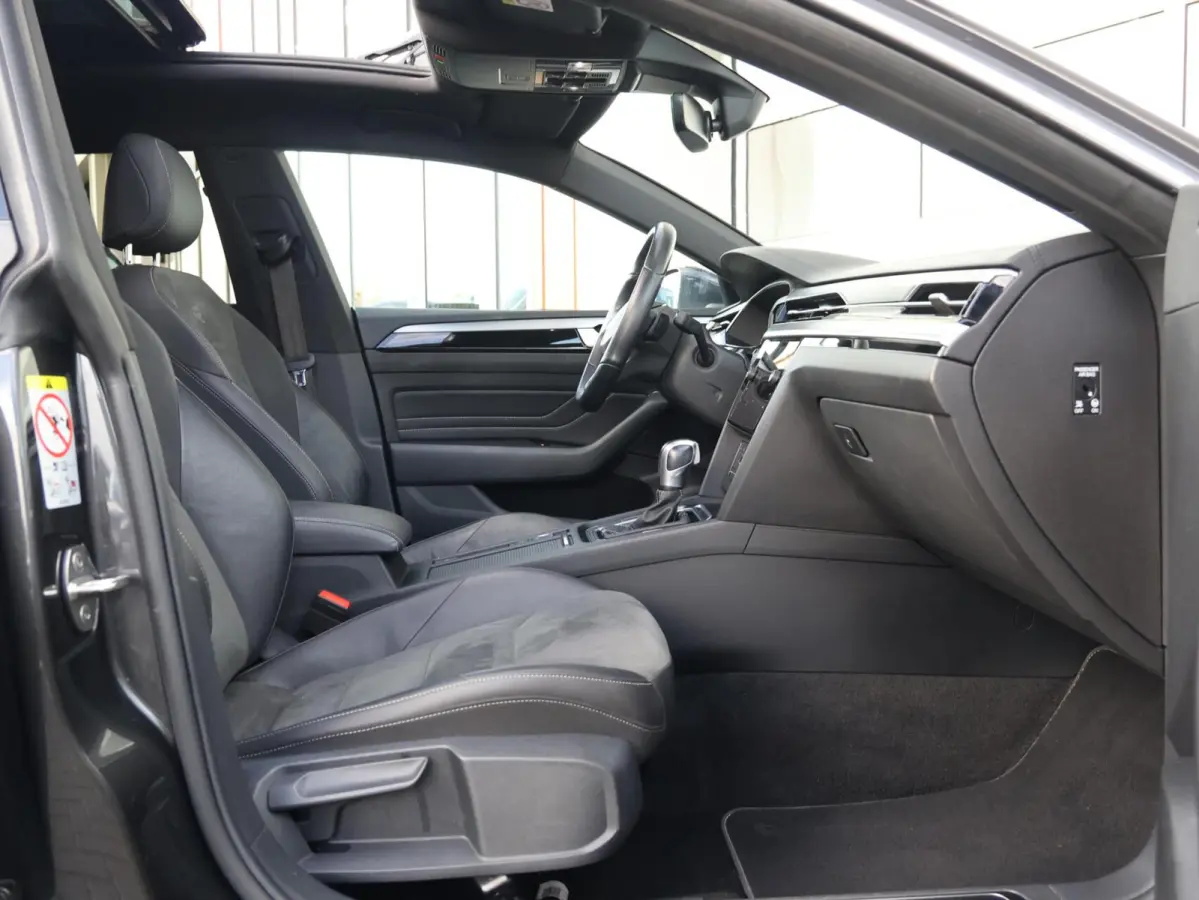 1.4 TSI eHybrid R-Line Business+ | Panoramadak