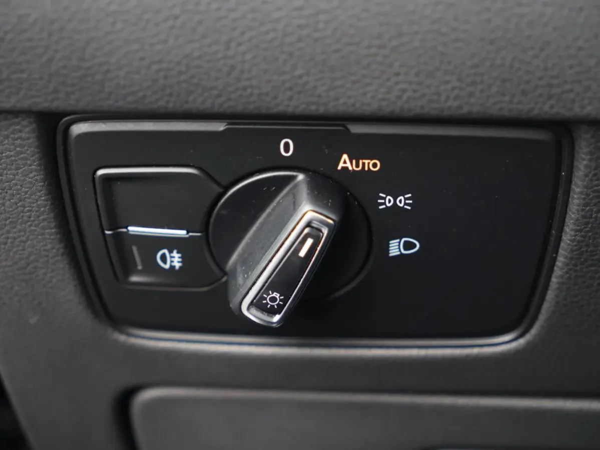 1.4 TSI eHybrid R-Line Business+ | Panoramadak