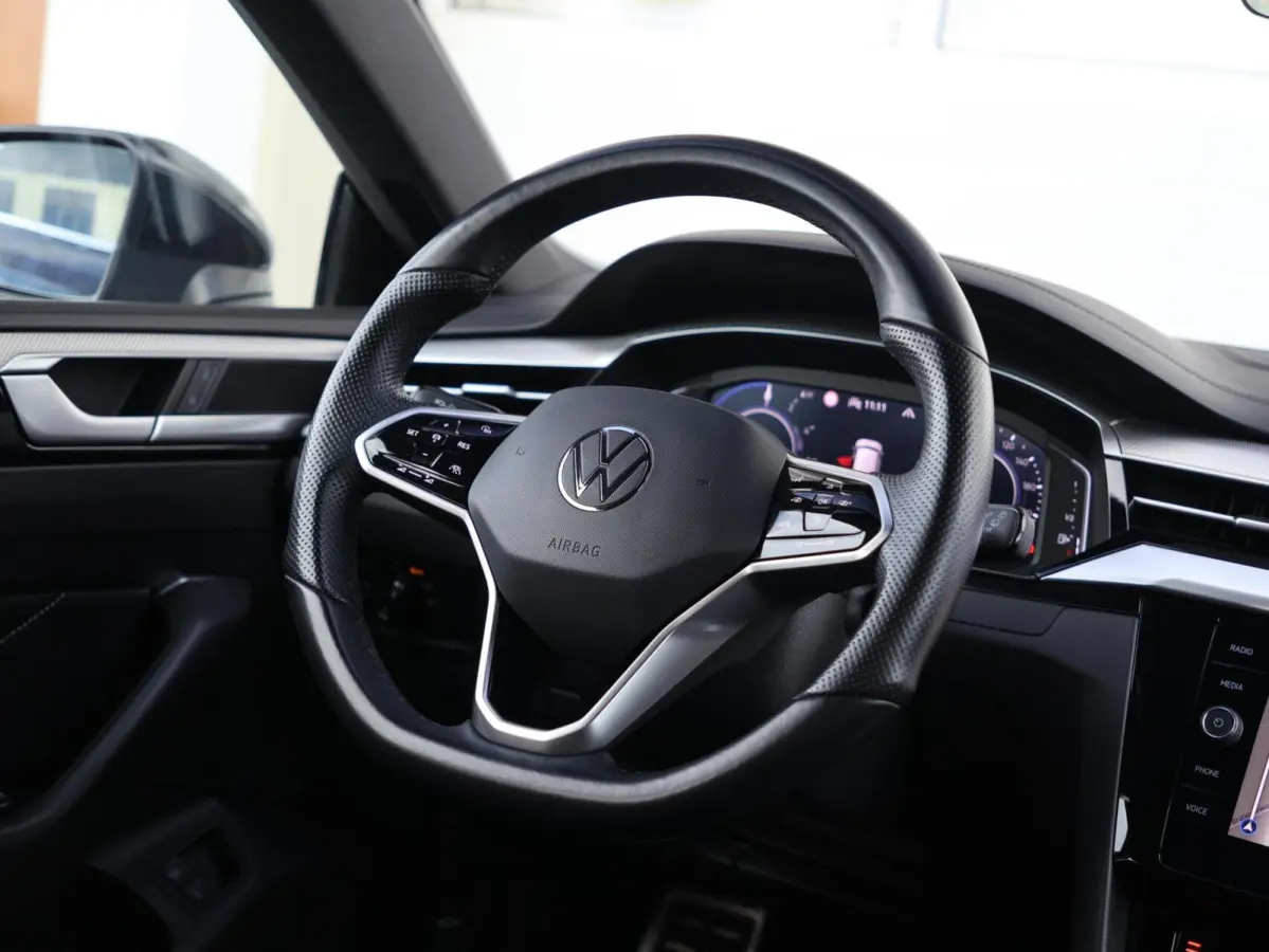 1.4 TSI eHybrid R-Line Business+ | Panoramadak