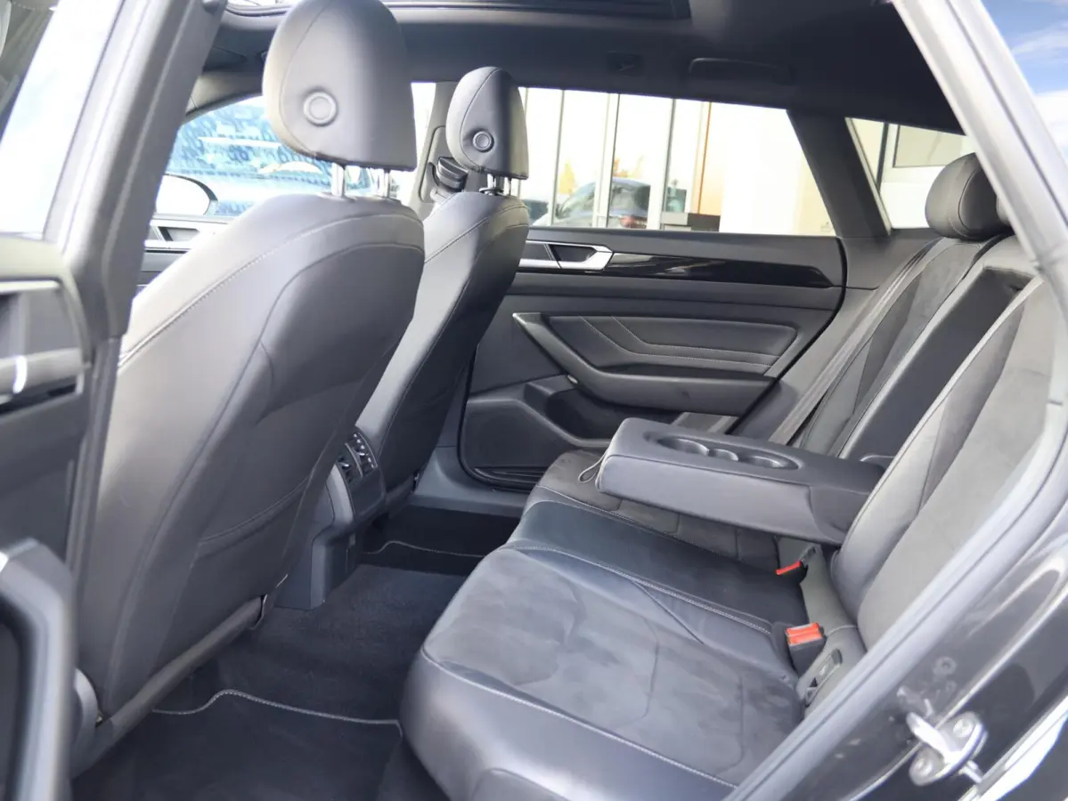 1.4 TSI eHybrid R-Line Business+ | Panoramadak