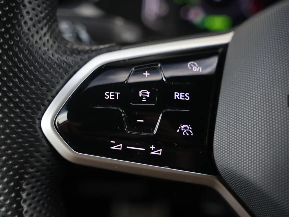 1.4 TSI eHybrid R-Line Business+ | Panoramadak