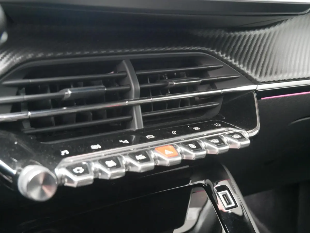 1.2 PureTech GT Navi+BT| Camera