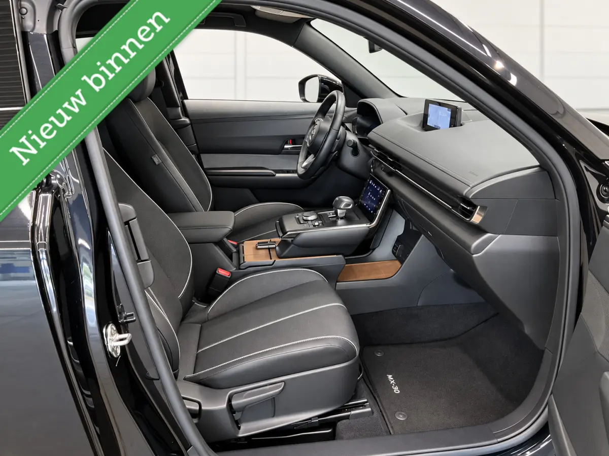 e-SkyActiv R-EV 170 Makoto Plug In OPEN DAK/ VOL MET OPTIES!