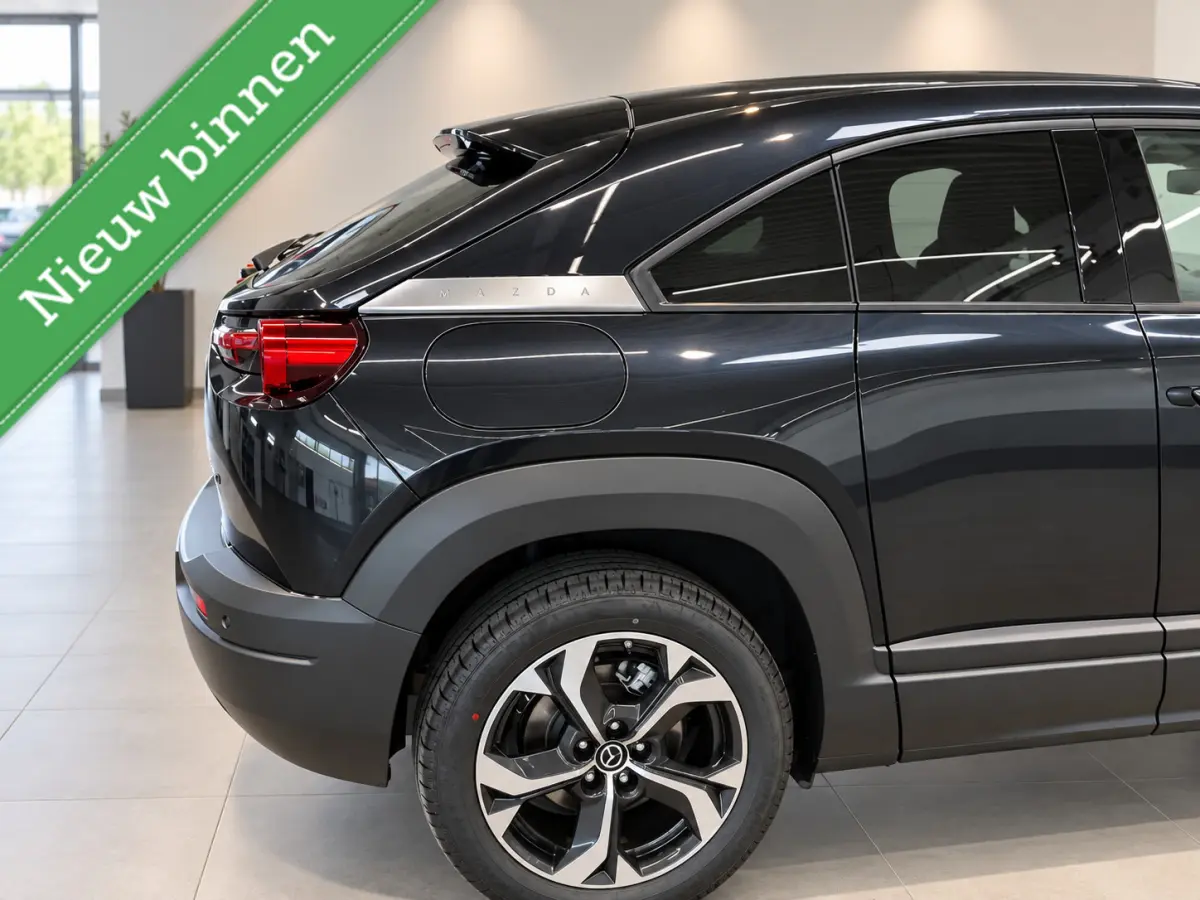 e-SkyActiv R-EV 170 Makoto Plug In OPEN DAK/ VOL MET OPTIES!