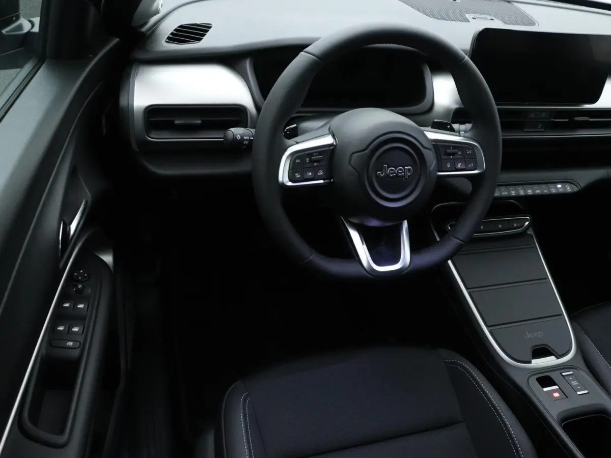 Summit 54 kWh | DEMONSTRATIE MODEL | NAV | CARPLAY | WINTER PACK | CAM | PDC | ECC | LMV |