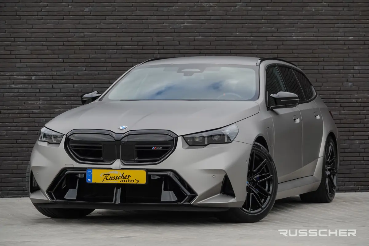 M5 727Pk 4.4L V8 Hybride | M-Drivers Package | Shadowline | Bowers&Wilkins | Matte Grey Aluminium wrap | 21''