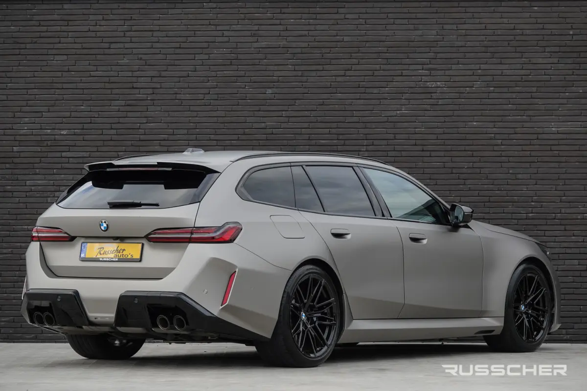 M5 727Pk 4.4L V8 Hybride | M-Drivers Package | Shadowline | Bowers&Wilkins | Matte Grey Aluminium wrap | 21''