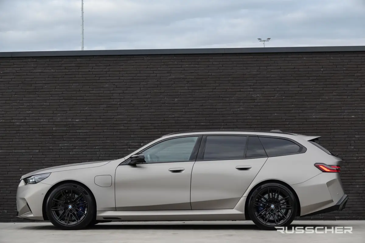 M5 727Pk 4.4L V8 Hybride | M-Drivers Package | Shadowline | Bowers&Wilkins | Matte Grey Aluminium wrap | 21''