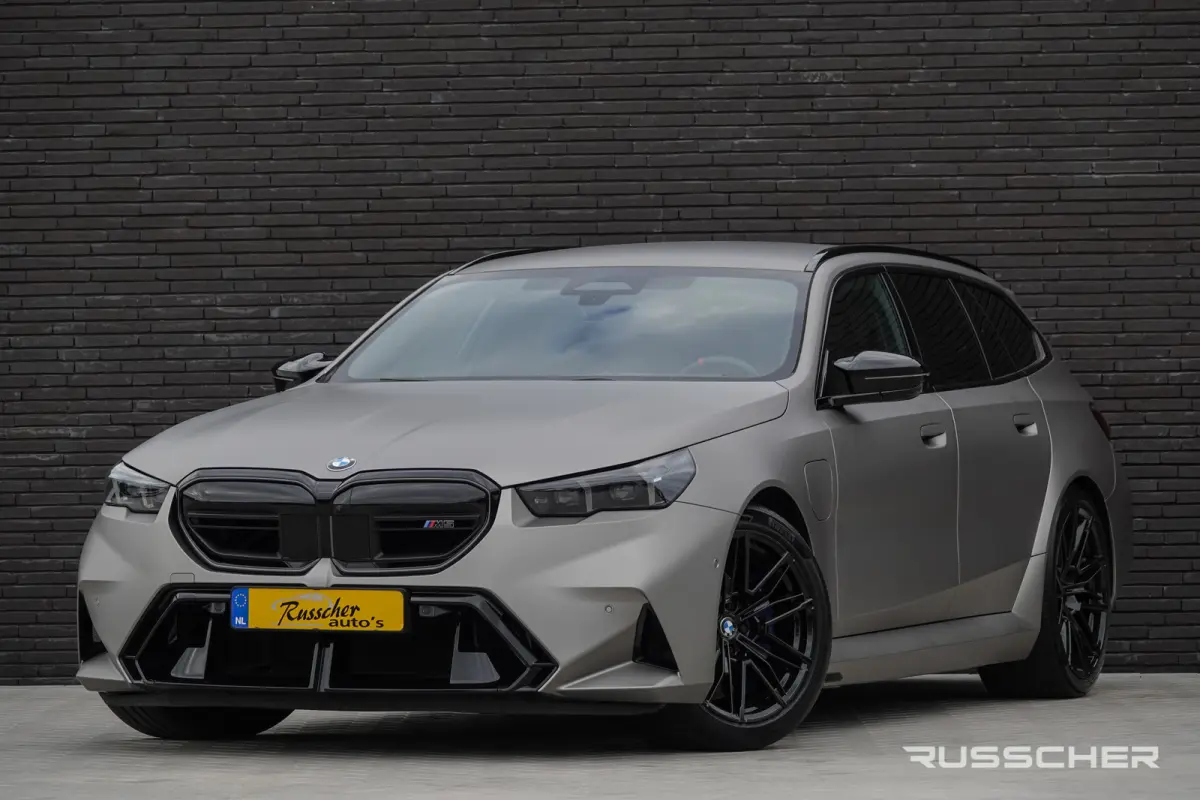 M5 727Pk 4.4L V8 Hybride | M-Drivers Package | Shadowline | Bowers&Wilkins | Matte Grey Aluminium wrap | 21''