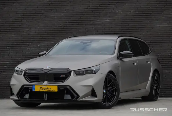 M5 727Pk 4.4L V8 Hybride | M-Drivers Package | Shadowline | Bowers&Wilkins | Matte Grey Aluminium wrap | 21''