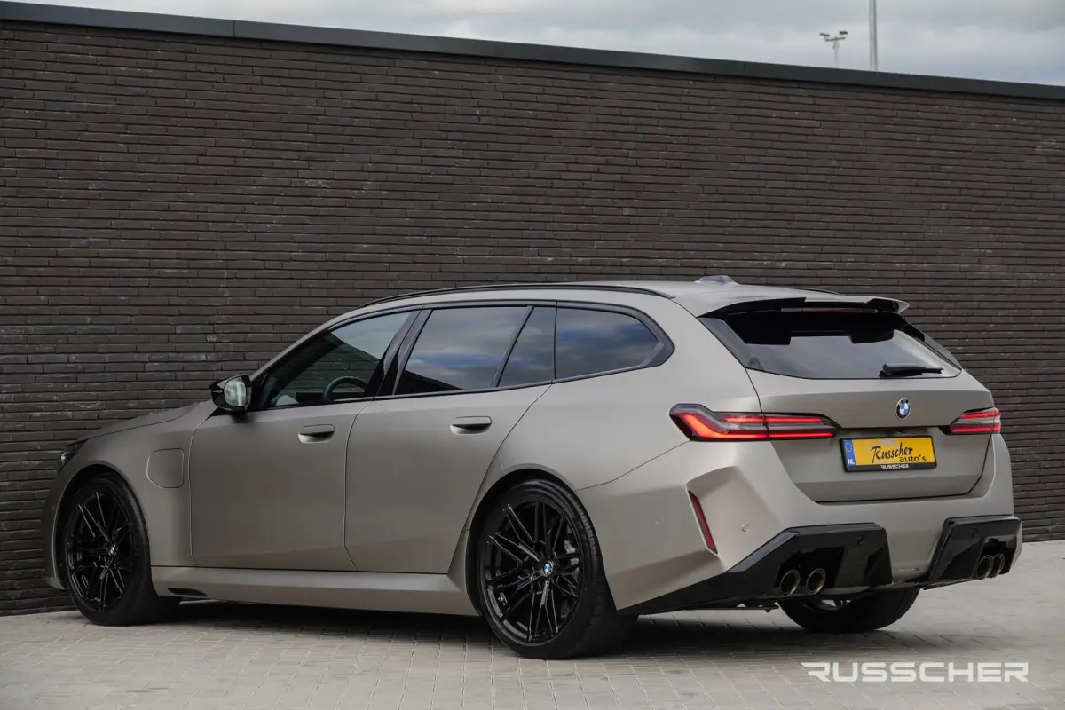 M5 727Pk 4.4L V8 Hybride | M-Drivers Package | Shadowline | Bowers&Wilkins | Matte Grey Aluminium wrap | 21''