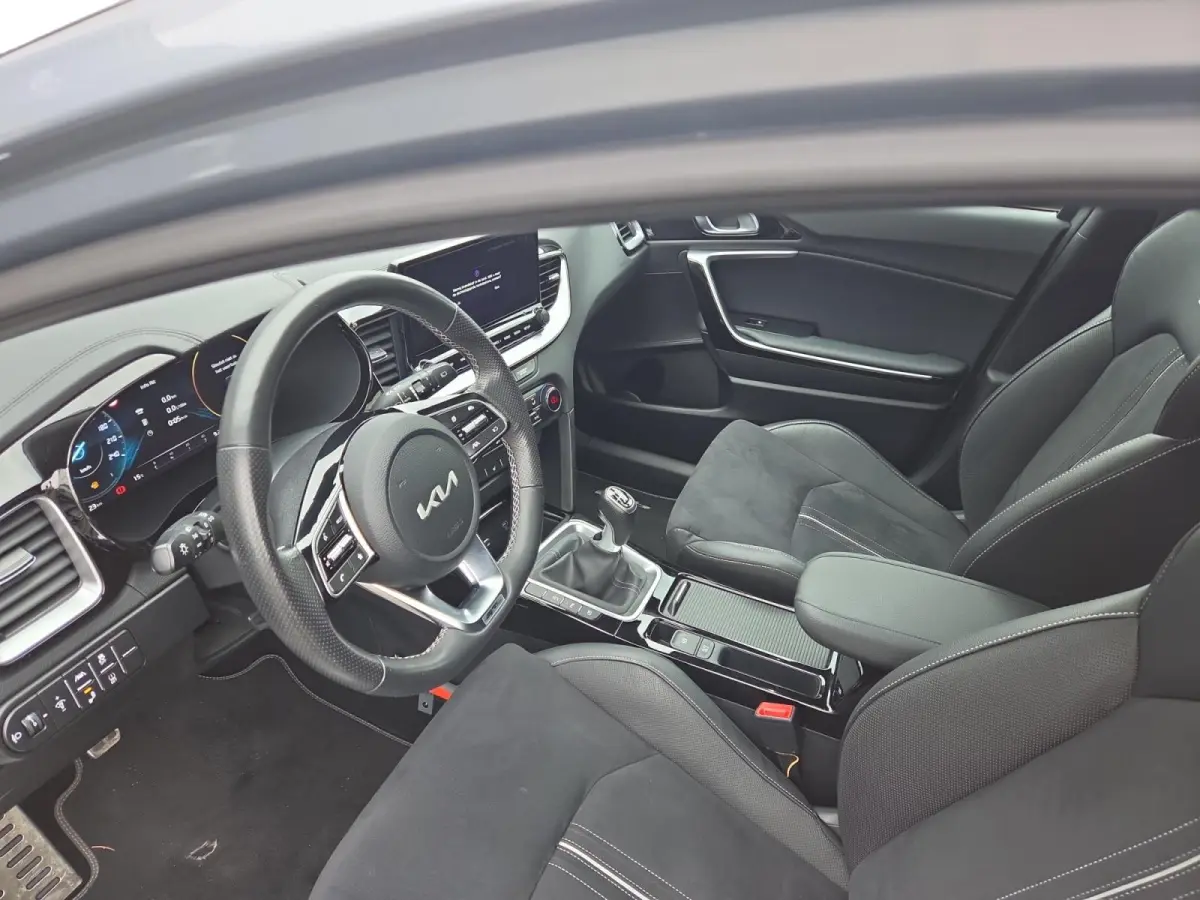 1.0 T-GDi GT-Line | Airco | Navi | Camera | Panoramadak | Stoelverwarming | Stuurverwarming | Cruise Control |