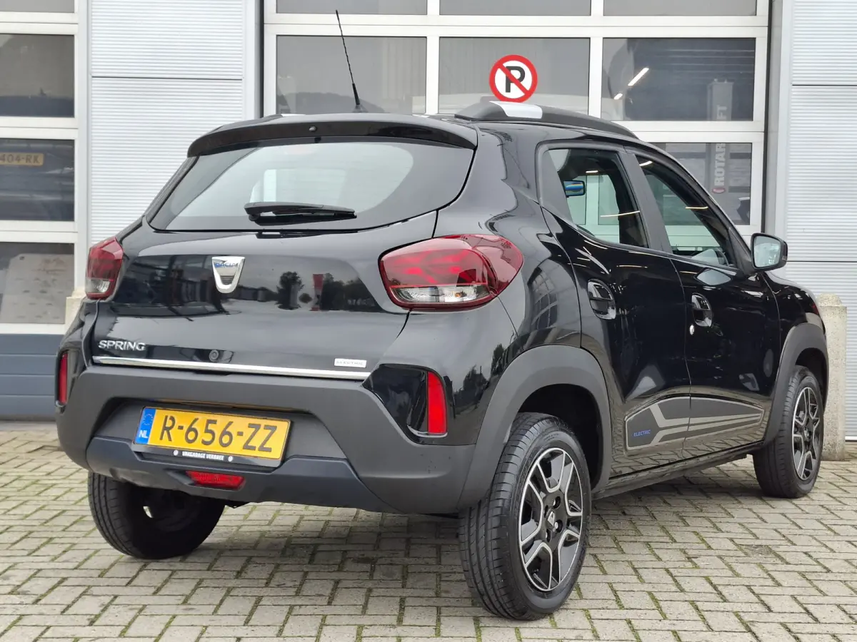Comfort 27 kWh | SoH 93.3% | Lichtmetalen Velgen 14" | Radio | Airco | Kunstlederen/Stoffen Bekleding |