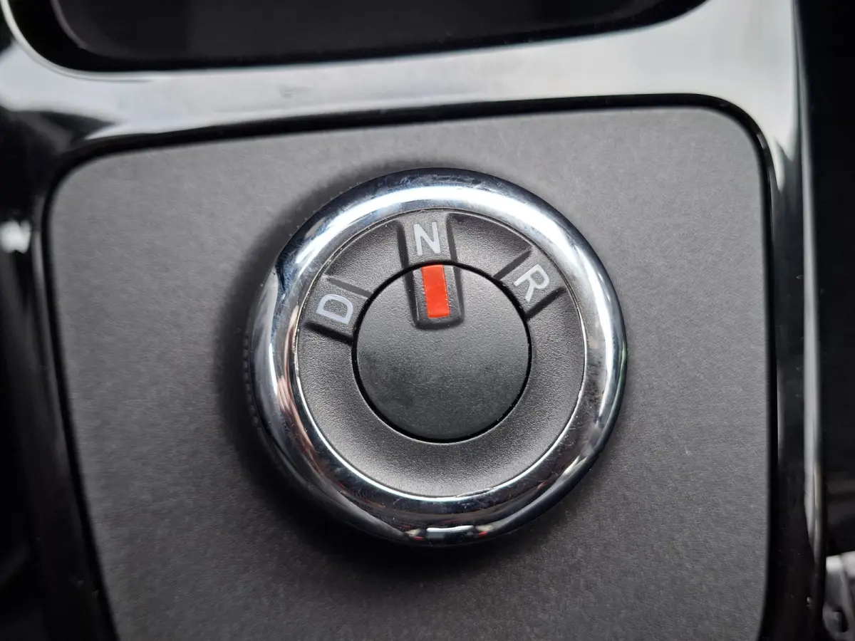 Comfort 27 kWh | SoH 93.3% | Lichtmetalen Velgen 14" | Radio | Airco | Kunstlederen/Stoffen Bekleding |