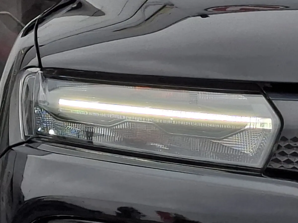 Comfort 27 kWh | SoH 93.3% | Lichtmetalen Velgen 14" | Radio | Airco | Kunstlederen/Stoffen Bekleding |