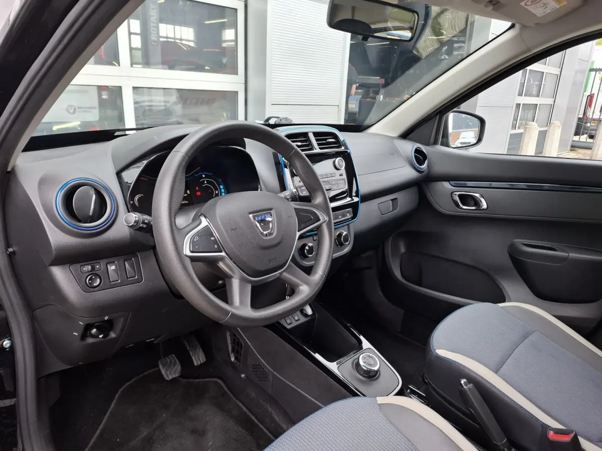 Comfort 27 kWh | SoH 93.3% | Lichtmetalen Velgen 14" | Radio | Airco | Kunstlederen/Stoffen Bekleding |
