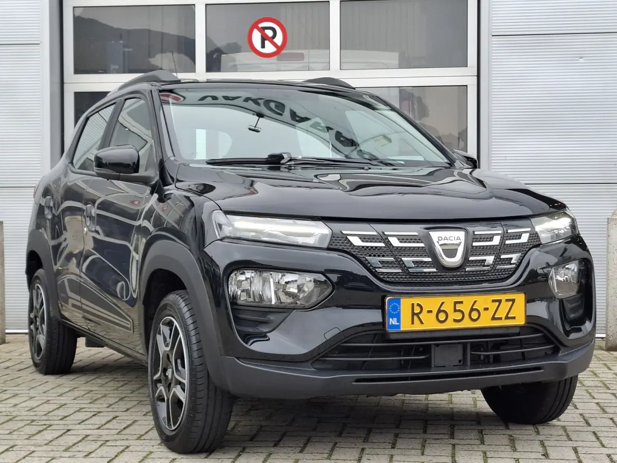 Comfort 27 kWh | SoH 93.3% | Lichtmetalen Velgen 14" | Radio | Airco | Kunstlederen/Stoffen Bekleding |