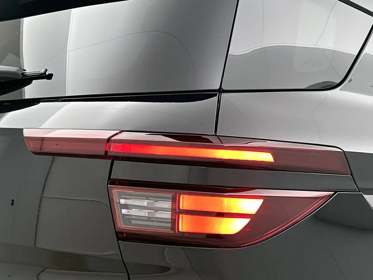1.2 110pk Hybrid GS Automaat Stoel & Stuur & Voorruit verwarming | Climate Control | Cruise Control | Navigatie | Camera | Apple Carplay/Android Auto |