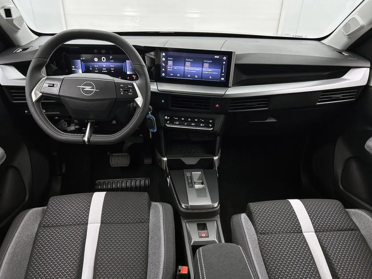 1.2 110pk Hybrid GS Automaat Stoel & Stuur & Voorruit verwarming | Climate Control | Cruise Control | Navigatie | Camera | Apple Carplay/Android Auto |