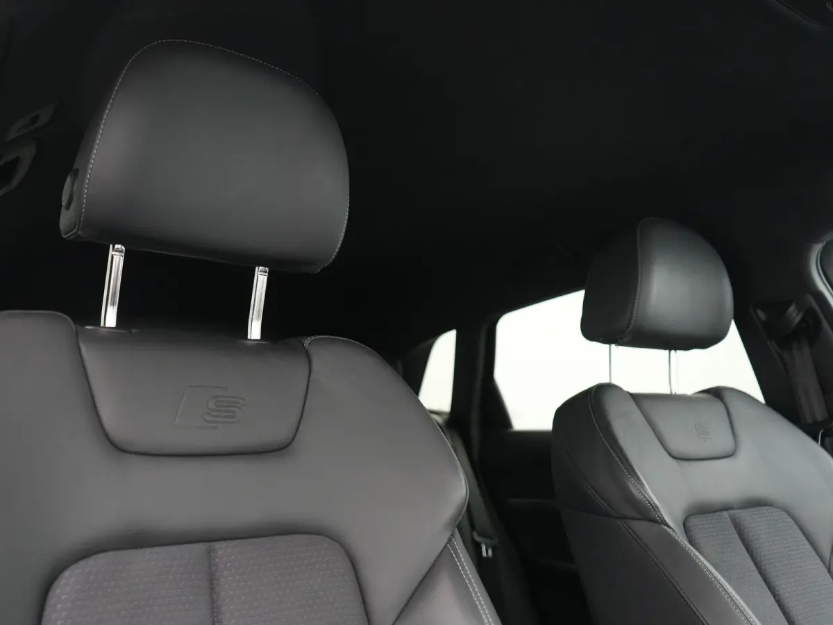 55 quattro S Line 114 kWh Dealer O.H | Trekhaak Afn. | Luchtvering | 360 Camera | Head Up | Adaptive Cruise | Matrix LED | Alcantara Sportstoelen Verwarmd | Apple Carplay | Keyless | Blis | 