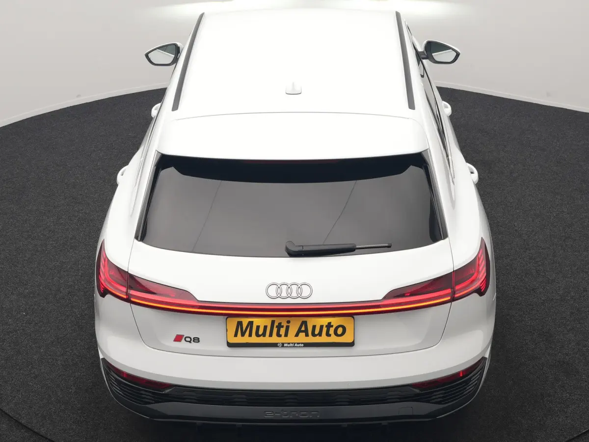 55 quattro S Line 114 kWh Dealer O.H | Trekhaak Afn. | Luchtvering | 360 Camera | Head Up | Adaptive Cruise | Matrix LED | Alcantara Sportstoelen Verwarmd | Apple Carplay | Keyless | Blis | 