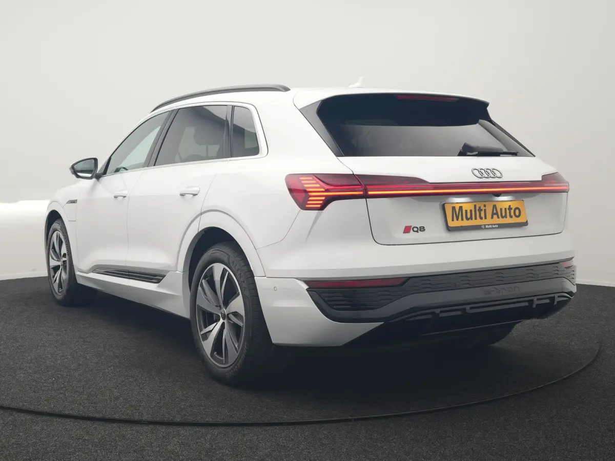 55 quattro S Line 114 kWh Dealer O.H | Trekhaak Afn. | Luchtvering | 360 Camera | Head Up | Adaptive Cruise | Matrix LED | Alcantara Sportstoelen Verwarmd | Apple Carplay | Keyless | Blis | 