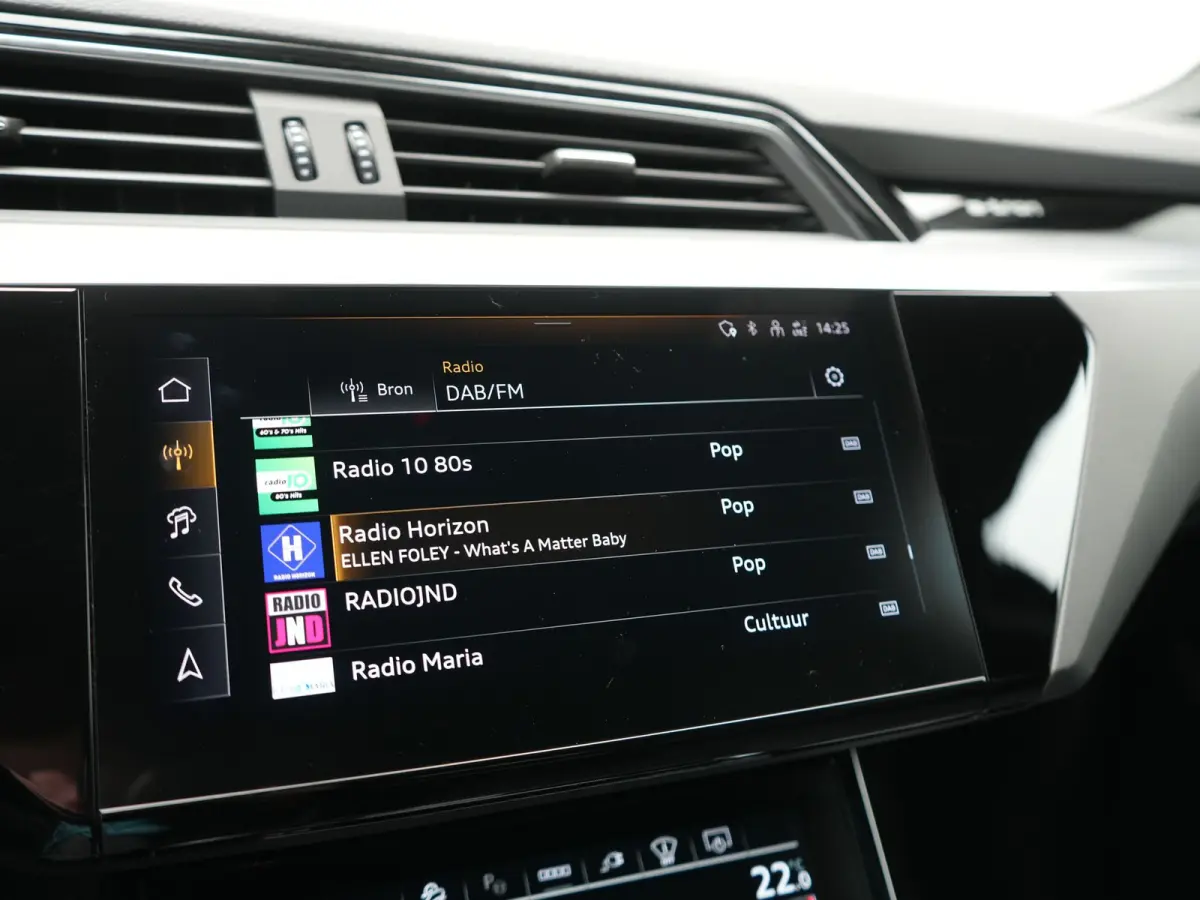 55 quattro S Line 114 kWh Dealer O.H | Trekhaak Afn. | Luchtvering | 360 Camera | Head Up | Adaptive Cruise | Matrix LED | Alcantara Sportstoelen Verwarmd | Apple Carplay | Keyless | Blis | 