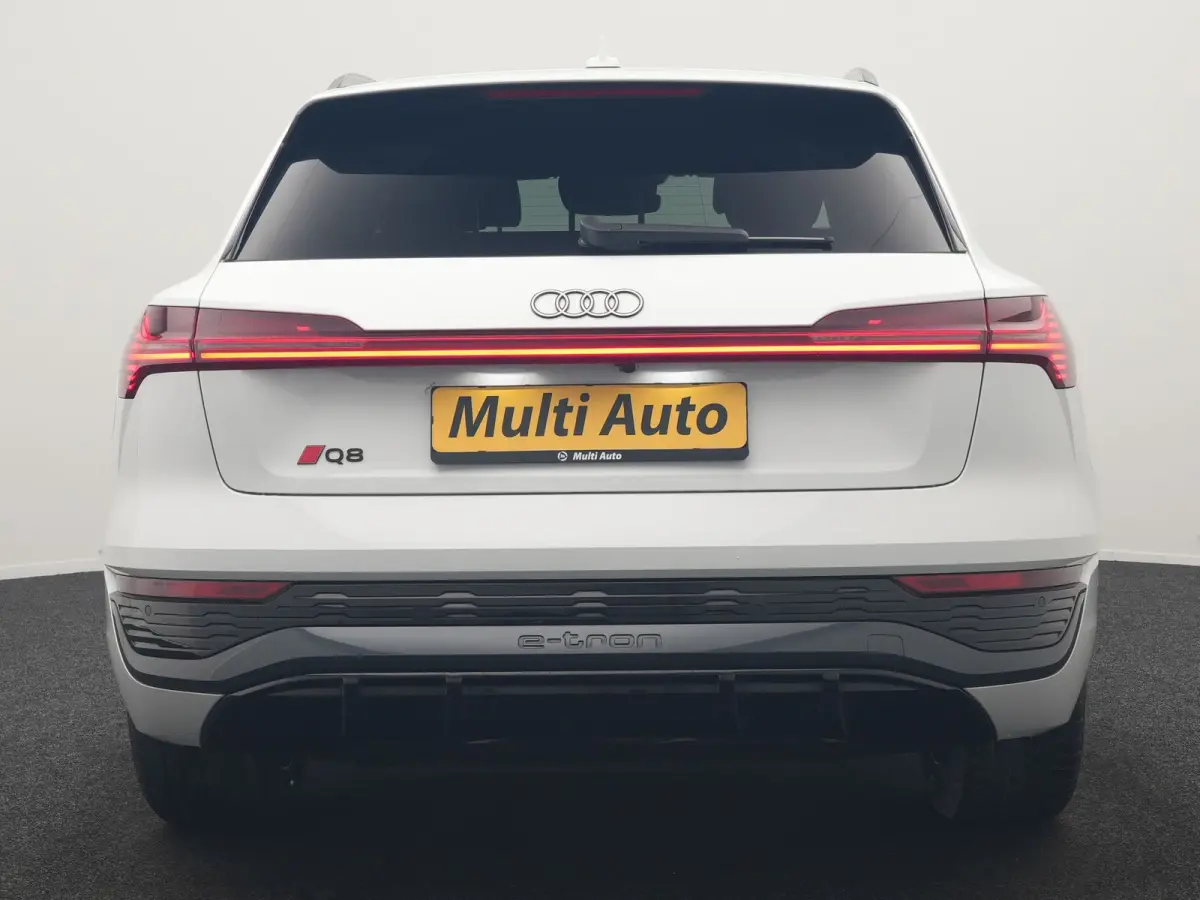 55 quattro S Line 114 kWh Dealer O.H | Trekhaak Afn. | Luchtvering | 360 Camera | Head Up | Adaptive Cruise | Matrix LED | Alcantara Sportstoelen Verwarmd | Apple Carplay | Keyless | Blis | 