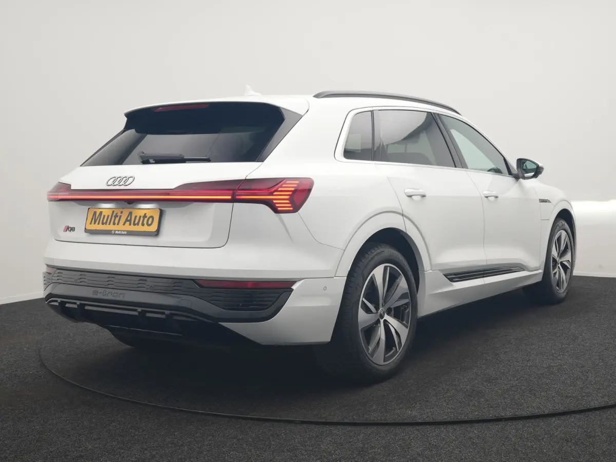 55 quattro S Line 114 kWh Dealer O.H | Trekhaak Afn. | Luchtvering | 360 Camera | Head Up | Adaptive Cruise | Matrix LED | Alcantara Sportstoelen Verwarmd | Apple Carplay | Keyless | Blis | 