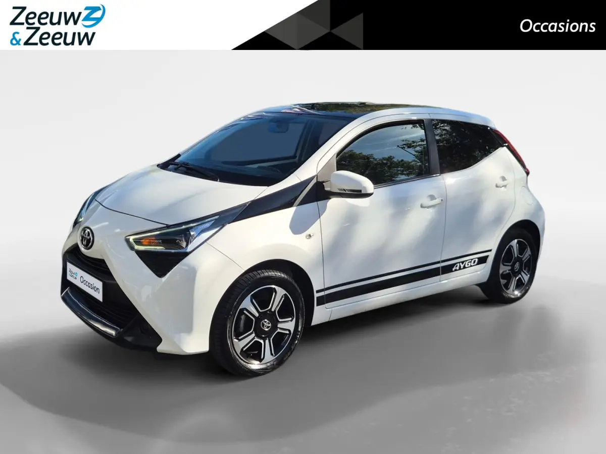 1.0 VVT-i x-play | Airco | Bluetooth | Camera | 5 deurs | Zwart dak |