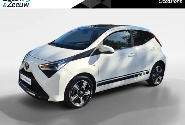 1.0 VVT-i x-play | Airco | Bluetooth | Camera | 5 deurs | Zwart dak |