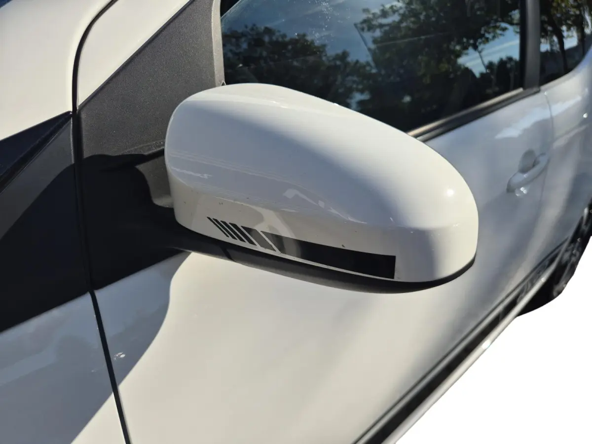 1.0 VVT-i x-play | Airco | Bluetooth | Camera | 5 deurs | Zwart dak |