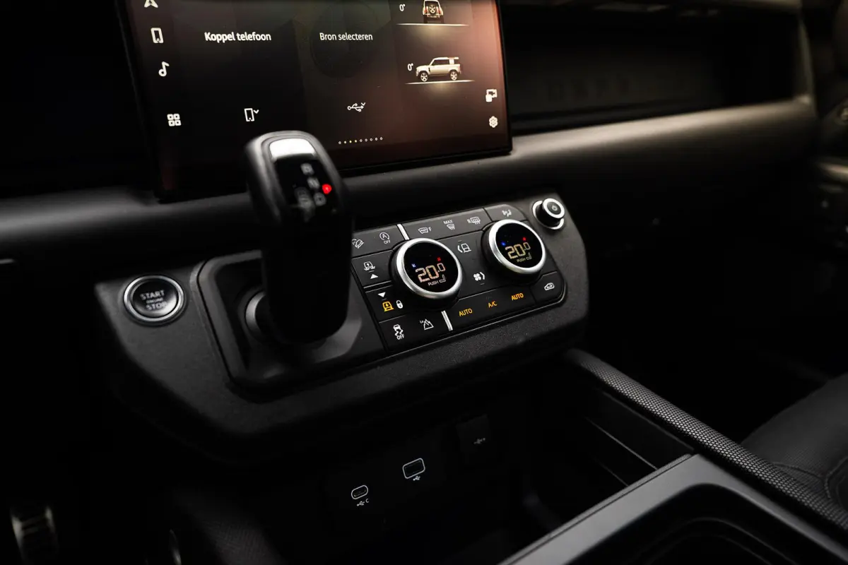 5.0 P525 110 V8 Carpathian Edition | Milltek | Matte PPF | PowerPack | Auto-Terrain | 360 | CarPlay |