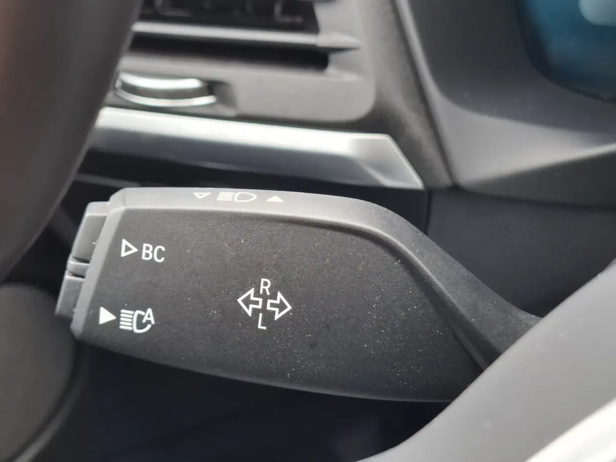 High Executive M-sport 80 kWh | SoH 96.6% | Navigatie/Android/Apple Carplay | LM Velgen 20" | Elektrisch Panoramadak | Stuur/Voorstoelen Verwarmd | ADC | Elektrische Trekhaak | Airco |