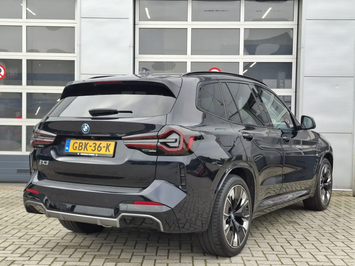 High Executive M-sport 80 kWh | SoH 96.6% | Navigatie/Android/Apple Carplay | LM Velgen 20" | Elektrisch Panoramadak | Stuur/Voorstoelen Verwarmd | ADC | Elektrische Trekhaak | Airco |