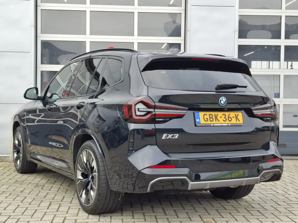 High Executive M-sport 80 kWh | SoH 96.6% | Navigatie/Android/Apple Carplay | LM Velgen 20" | Elektrisch Panoramadak | Stuur/Voorstoelen Verwarmd | ADC | Elektrische Trekhaak | Airco |
