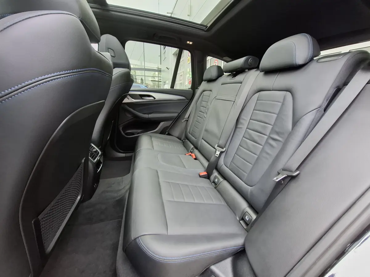 High Executive M-sport 80 kWh | SoH 96.6% | Navigatie/Android/Apple Carplay | LM Velgen 20" | Elektrisch Panoramadak | Stuur/Voorstoelen Verwarmd | ADC | Elektrische Trekhaak | Airco |