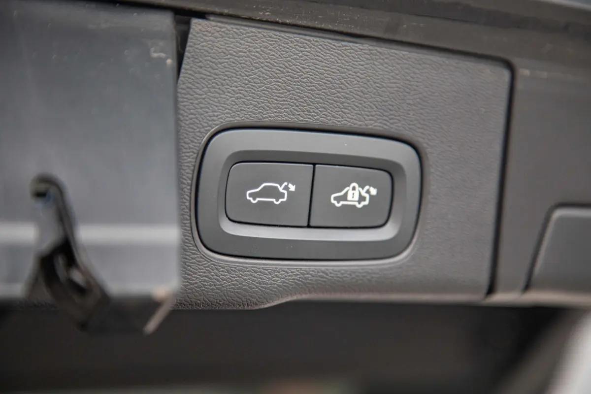 2.0 T6 Plug-in hybrid AWD Core Bright Pano|Trekhaak