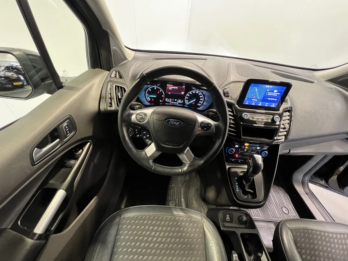 1.5 EcoBlue L2 Sport Trekhaak | LM Velgen 17" | Cruise Control | Voorstoelen Verwarmd | Voorruit Verwarmd | Airco | PDC Achter |